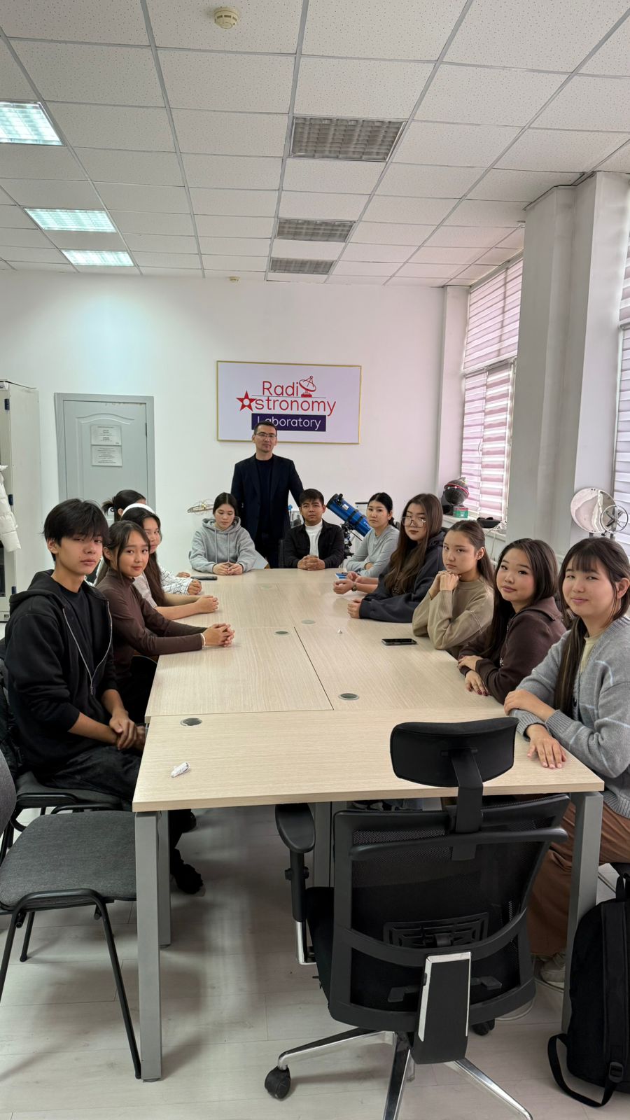 Физика және астрономия мамандығының 1 курс студенттеріне «Сапалы білім беру» тақырыбында ашық эдвайзерлік сабақ өткізілді.